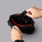 Flight Sling 提供多種顏色選擇，包括黑色 X-Pac VX42 與綠色  X-Pac VX42