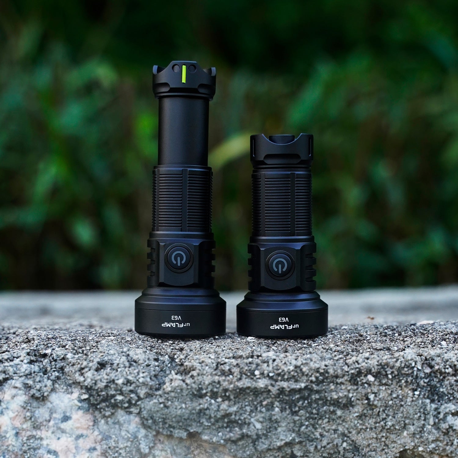 urFlamp® V63 支援 18350 與 18650 電池，輕鬆切換，靈活使用