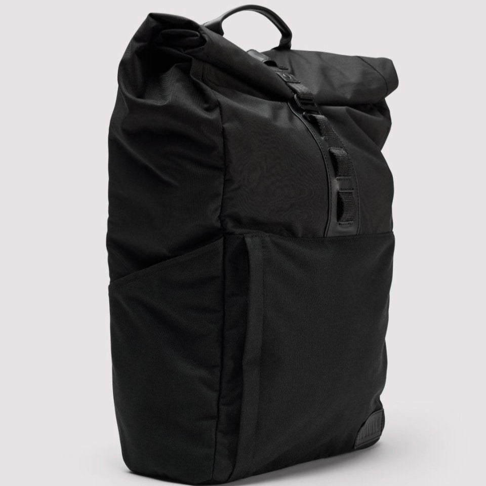 Loctote Onyx Backpack 防盜背囊，防割設計與防水功能結合，適合旅行與日常使用