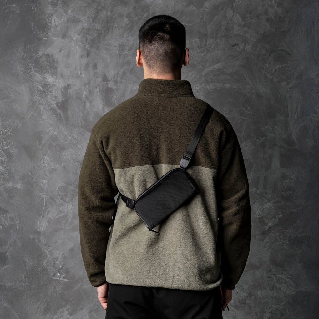 Flight Pouch 採用防水 X-Pac® 面料，耐用且防濕性能卓越