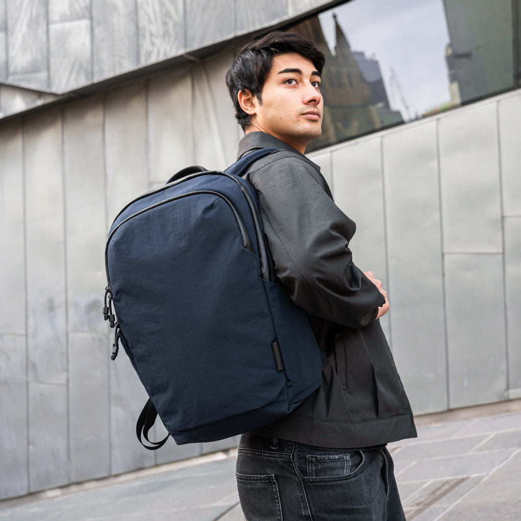 ALPAKA Bravo Backpack 23L｜適合通勤與旅行使用｜內置 16 吋筆記型電腦隔層