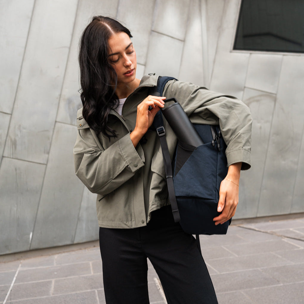 ALPAKA Bravo Backpack 23L｜適合通勤與旅行使用｜內置 16 吋筆記型電腦隔層