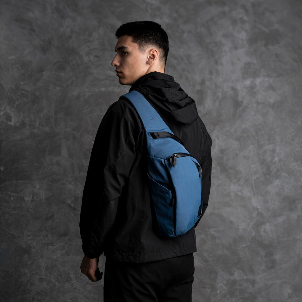 ALPAKA Metro Crossbody 側肩包｜防潑水防撕裂耐用設計｜城市必備