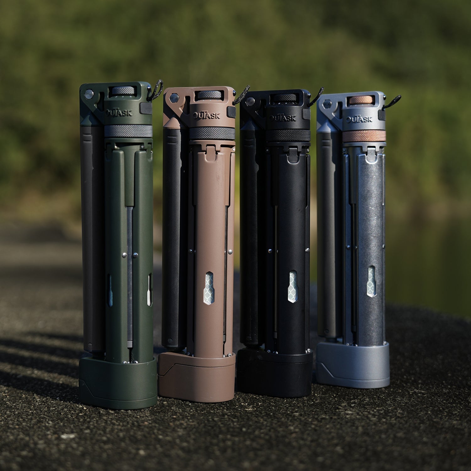 ouTask TD2 戶外燈可折疊收納，輕巧便攜。