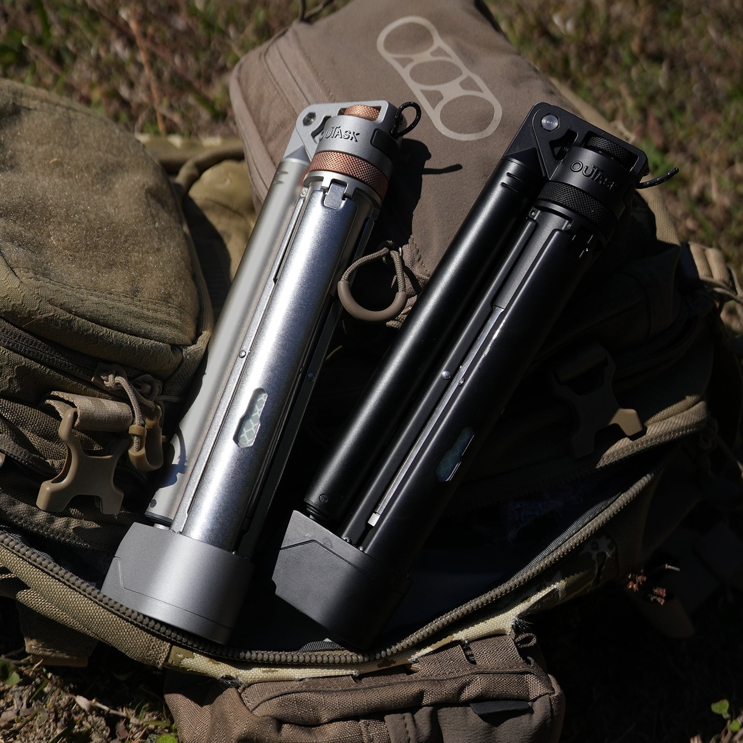 ouTask TD2 戶外燈，雙面警示燈（紅光+藍光）設計，應對緊急情況。