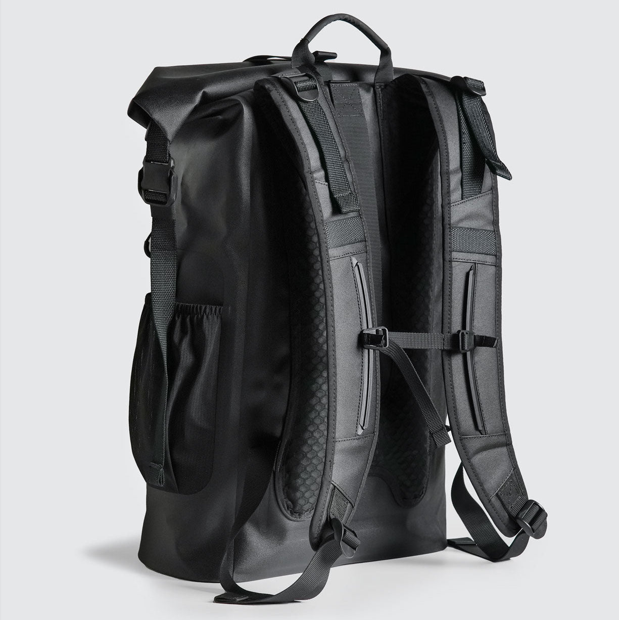 BITPLAY TerraExplorer 防水背囊 透氣背墊與肩帶｜長時間背負更舒適