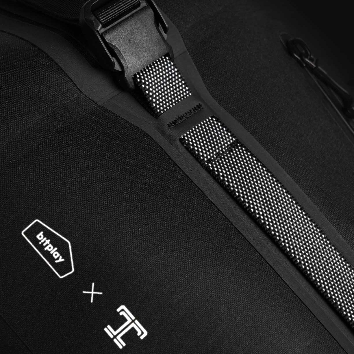 BITPLAY TerraExplorer 防水背囊 3M 反光織帶細節｜夜間能見度提升