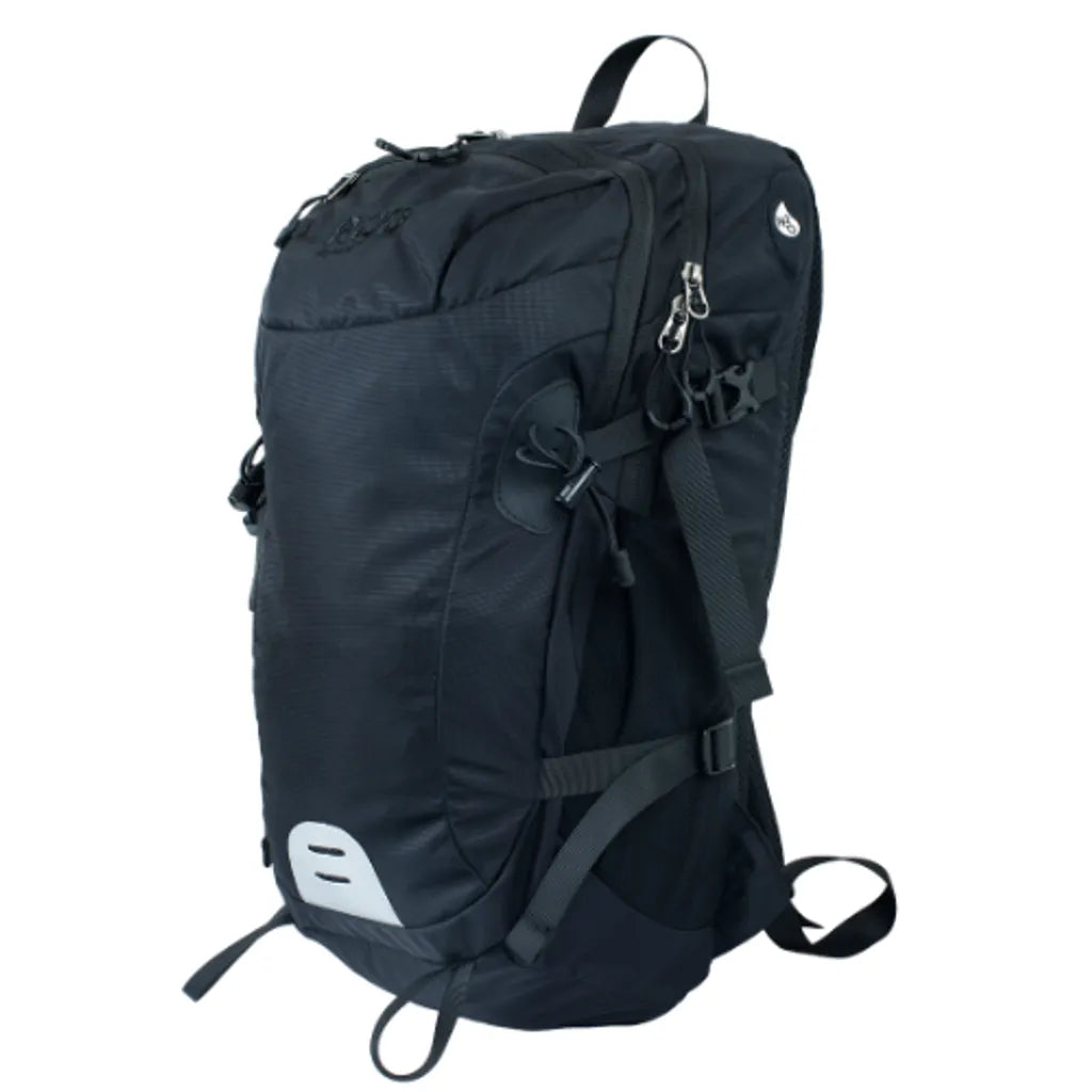 RUG Peace 20L 背包，展示多格收納設計與前置拉鍊袋。