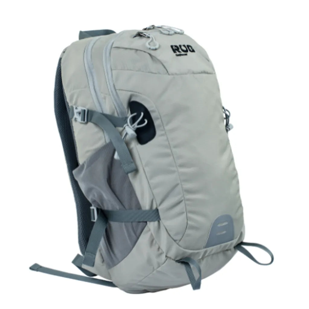 RUG Peace 20L 背包採用 Air Ventilation 背板系統，提升透氣性與背負舒適感。