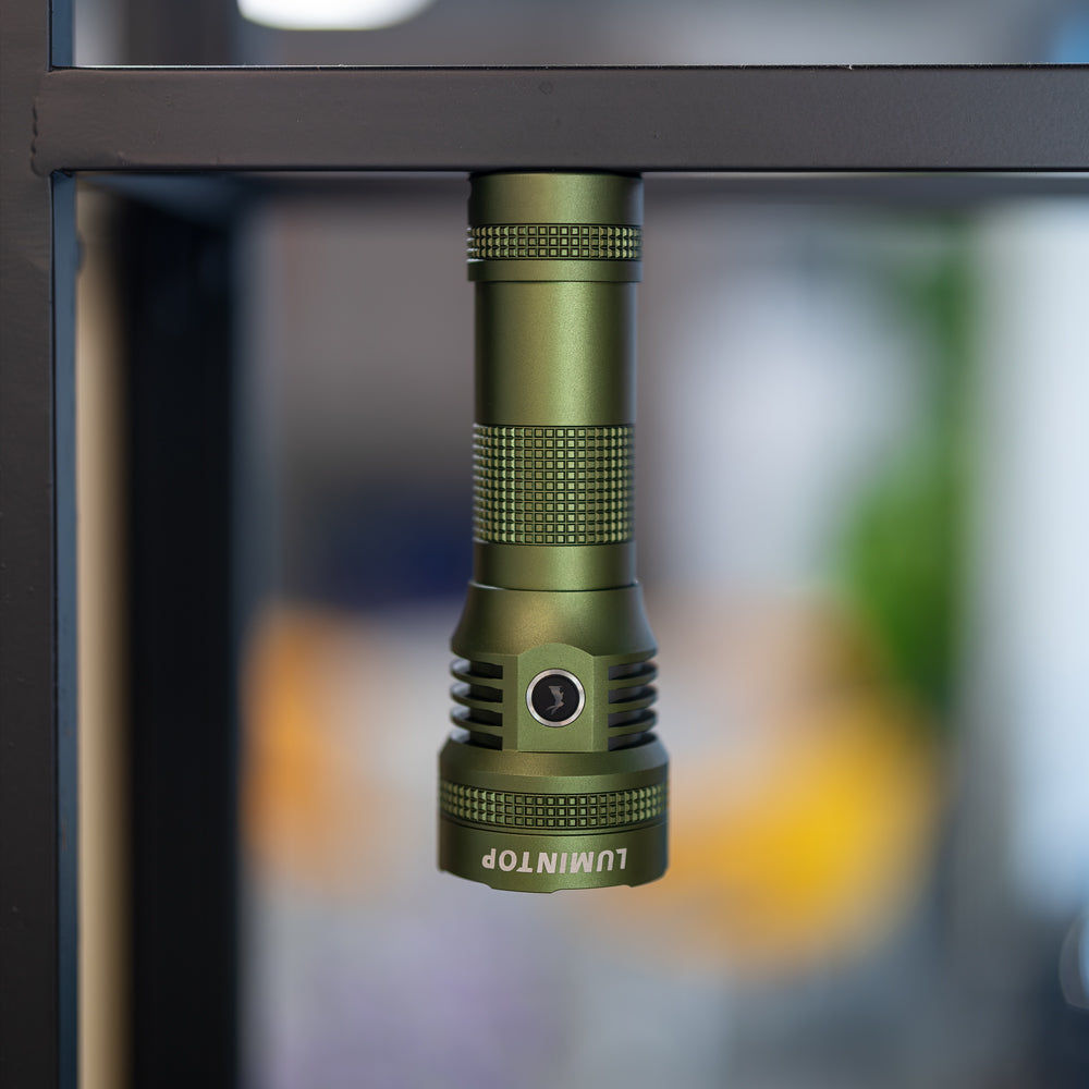 LUMINTOP D3 磁吸尾蓋示意｜吸附金屬表面免手持照明