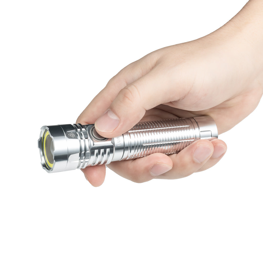 LUMINTOP W1 LED 磁吸底座示意｜吸附金屬表面免手持