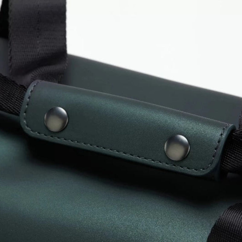 ROOTSENSE Shoekong Halo Mini sports bag 側面輪廓與手提比例示意