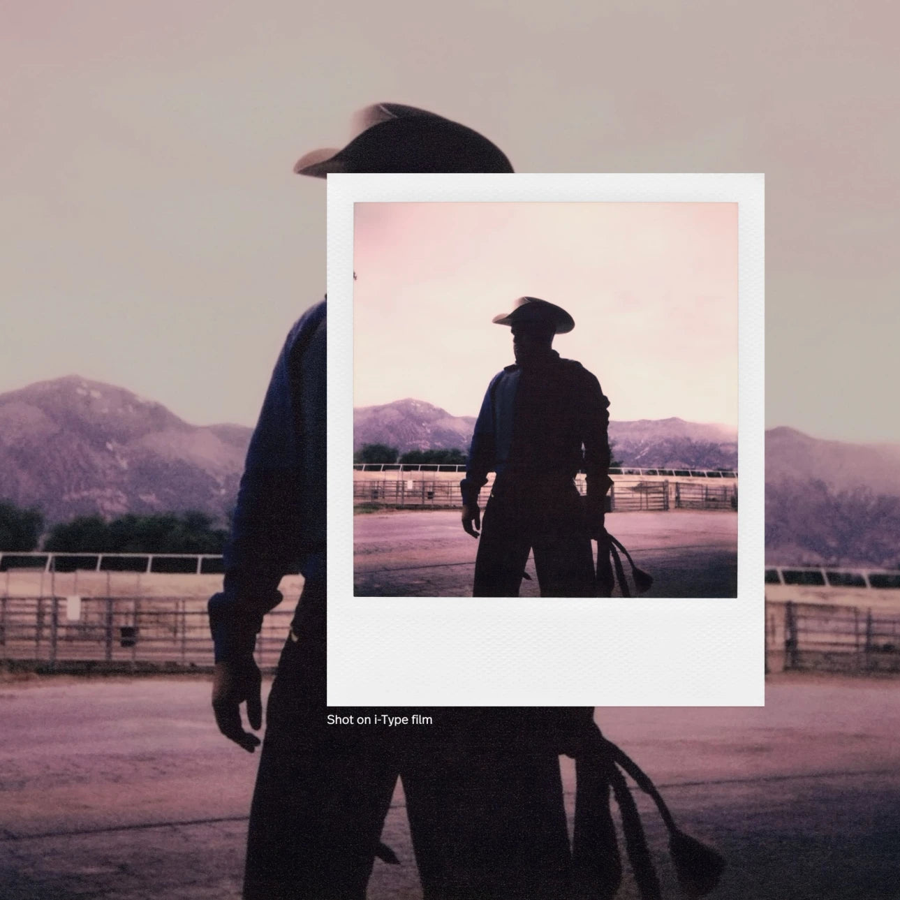 POLAROID Now+ Gen 2 即影即有相機 機身側面與按鍵細節