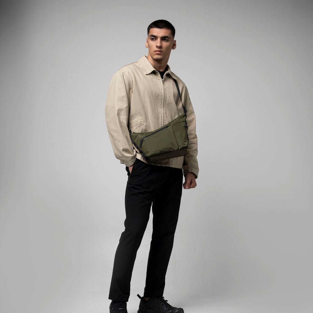 ALPAKA Flow Satchel 全新可拆卸肩帶設計，支持多種佩戴方式
