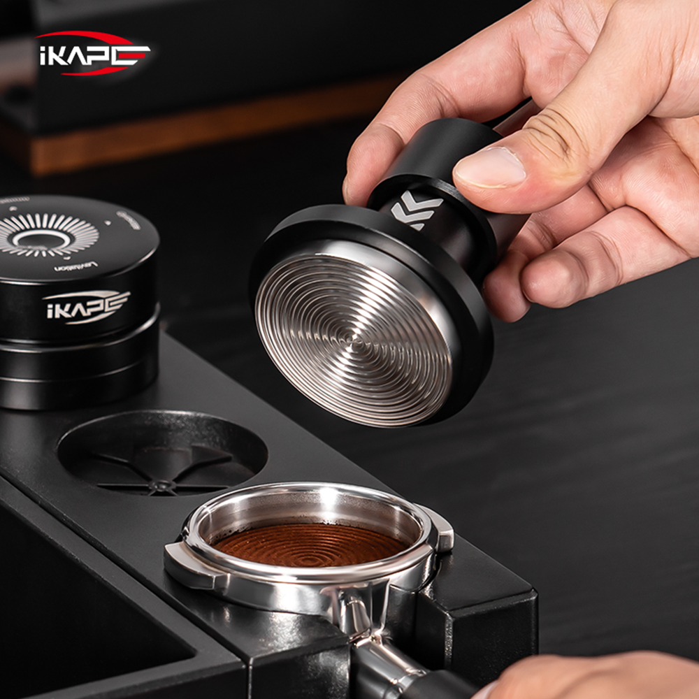 IKAPE Impact 義式咖啡壓粉器 V6 使用場景圖