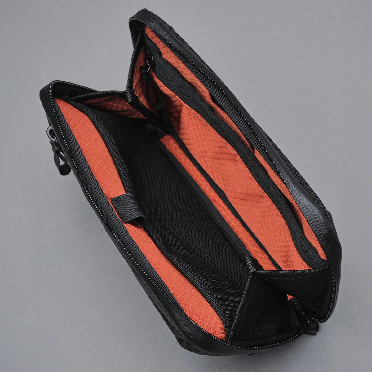 ALPAKA Elements Tech Case Mini｜適合日常通勤、短途旅行或外出使用
