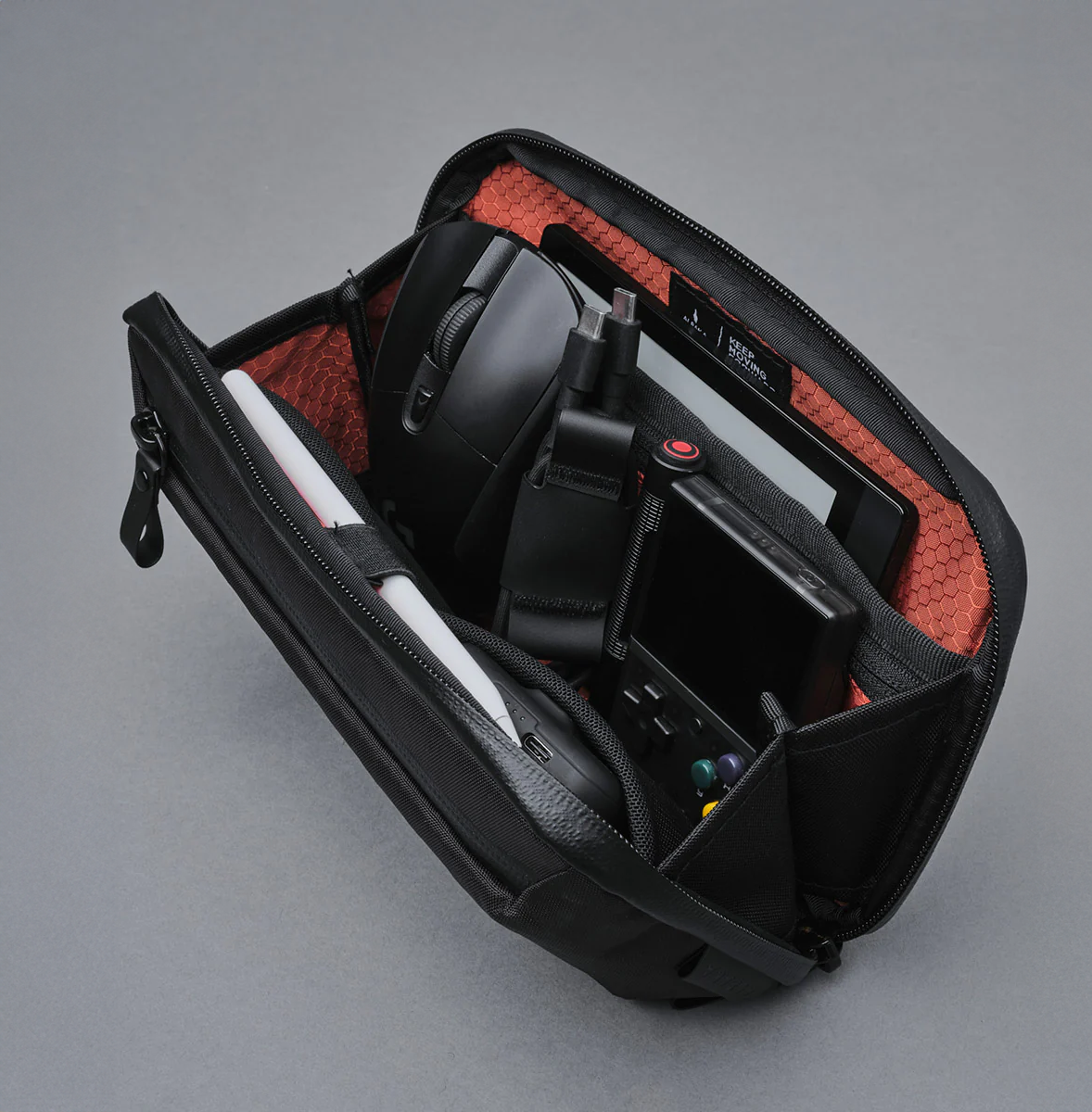 ALPAKA Elements Tech Case Mini｜適合日常通勤、短途旅行或外出使用
