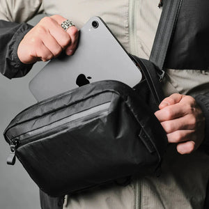 ALPAKA Elements Tech Case 防水收納包 V2｜輕便設計搭配可拆卸肩帶，適合通勤與旅行