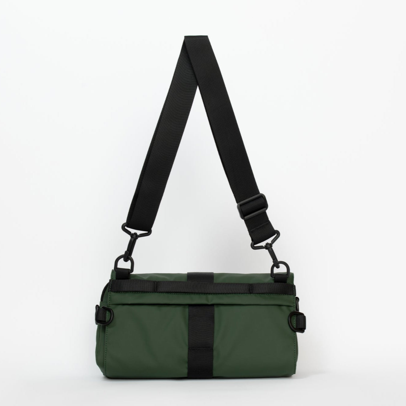 Kiwee Triangle Sling Bag 多功能輕便斜挎包，環保防水設計，適合日常與旅行使用