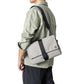 Triangle Sling Bag 輕巧設計，適合通勤與旅行使用
