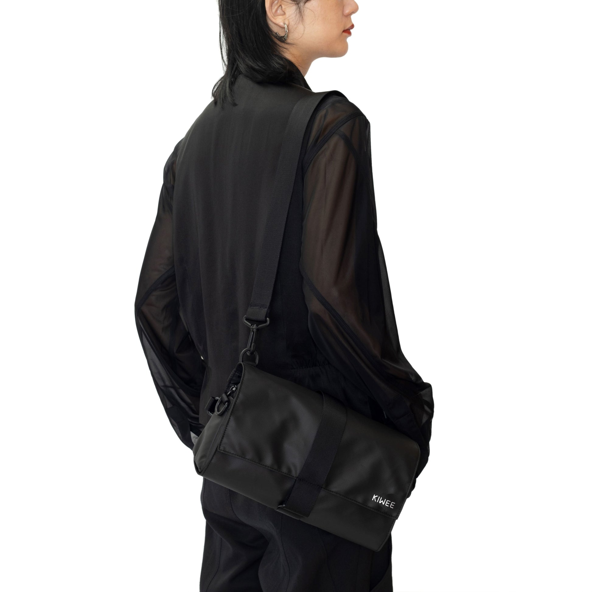 Triangle Sling Bag 適合運動、旅行及日常使用，兼顧時尚與功能性