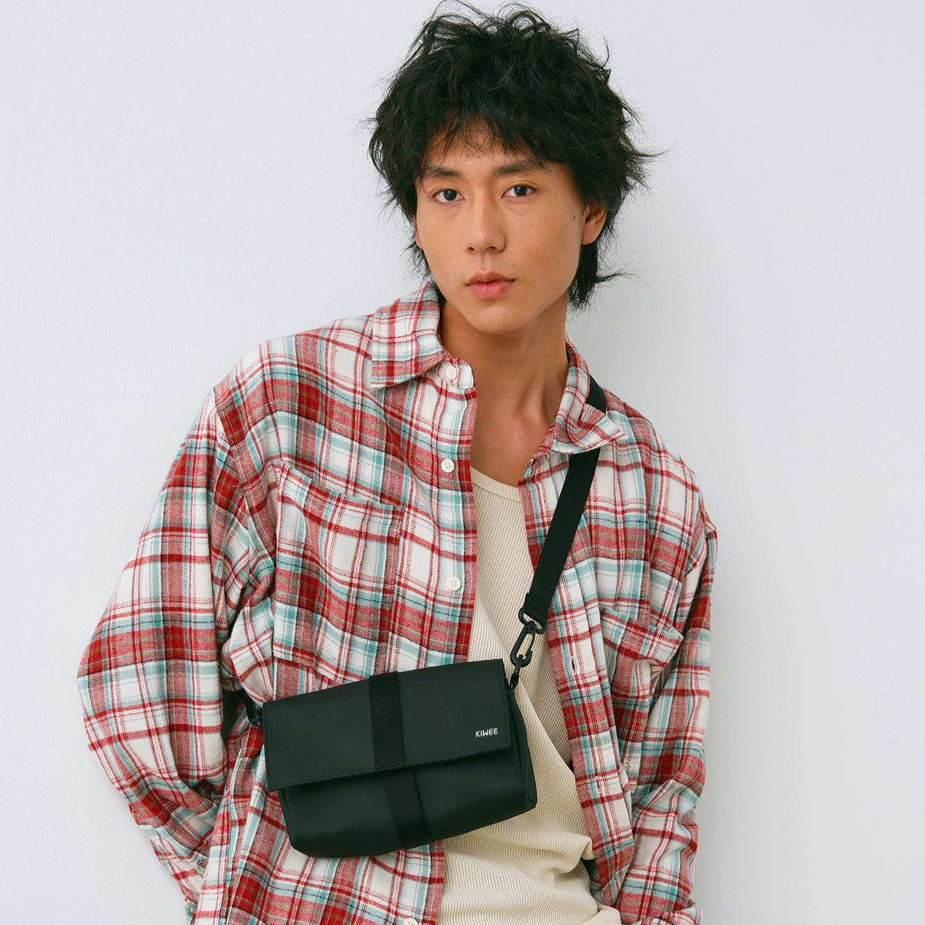 採用 100% 再生 PET 材質製成，Triangle Mini 獲 GRS 認證