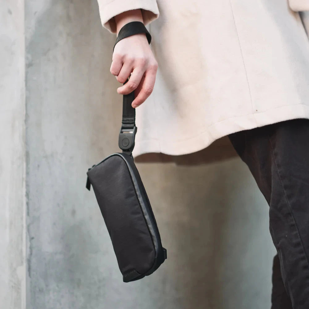 ALPAKA Flight Pouch 2in1 防撕裂手機包｜配備 Maglockz 快速拆卸肩帶與手帶