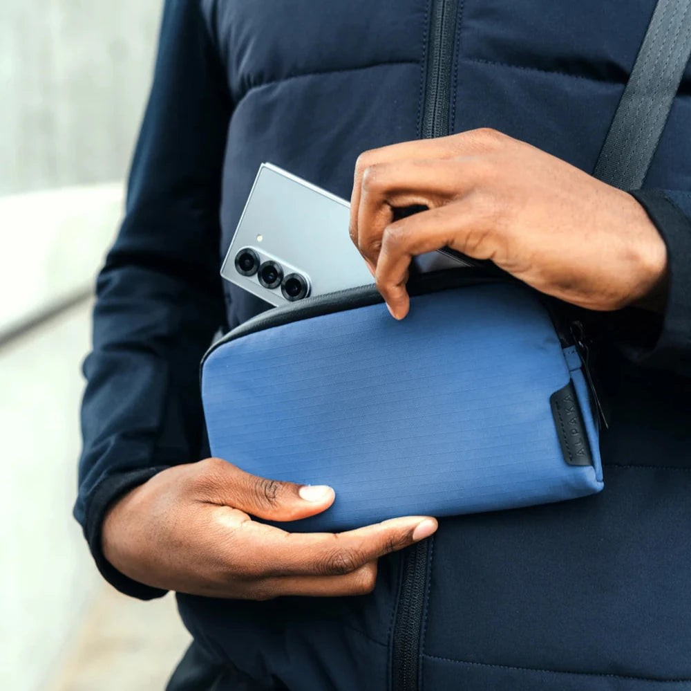 ALPAKA Flight Pouch 2in1 防撕裂手機包｜環保材質製作，兼具耐用性與時尚感