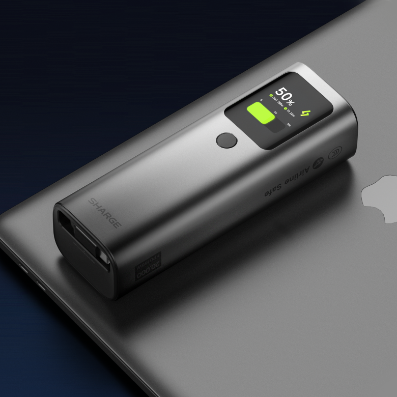 SHARGE Retractable 165 行動電源 - 充電示意，適合手提電腦、手機及平板