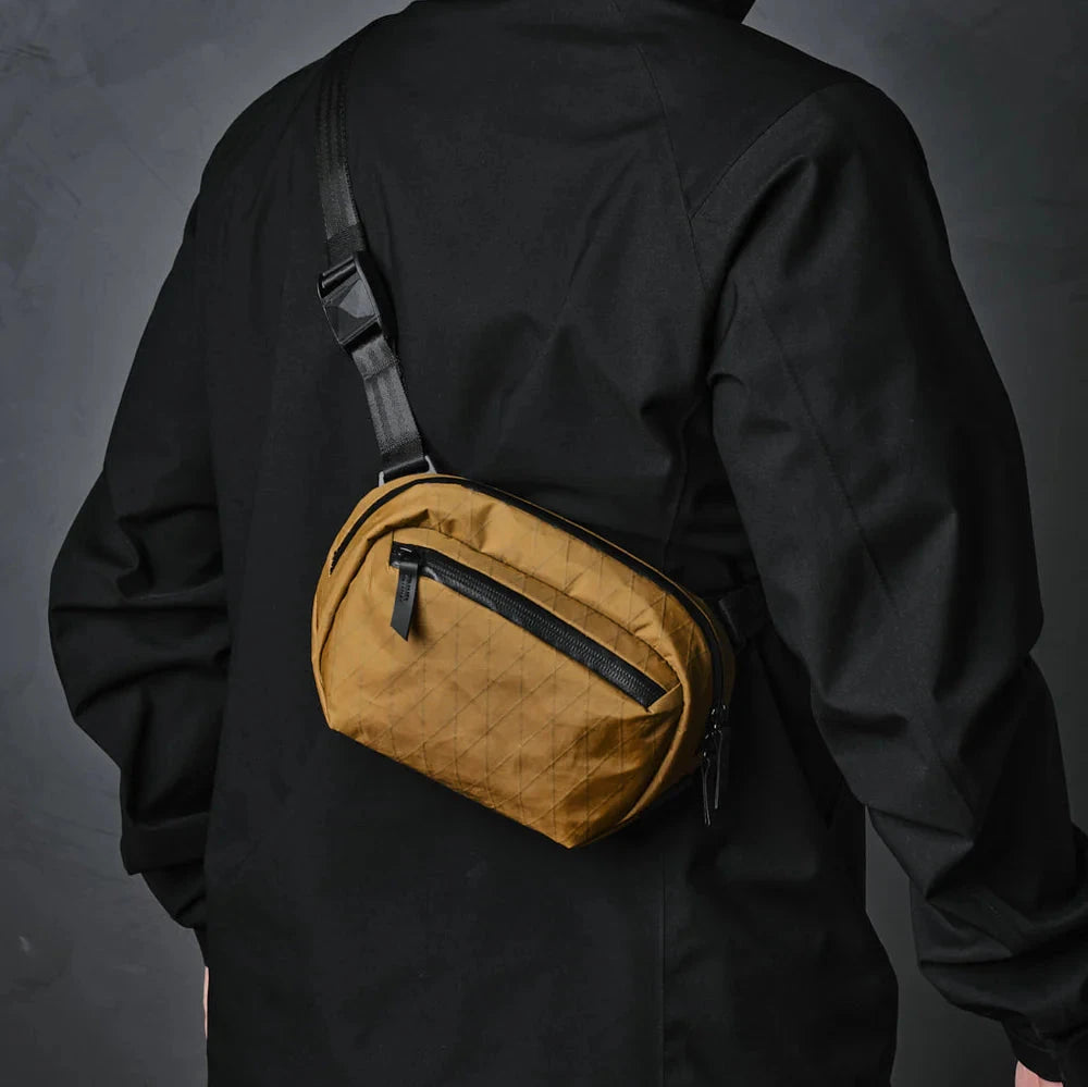 ALPAKA Go Sling Nano 側肩包｜採用防水 X-Pac® VX21 布料與 YKK Aquaguard 拉鍊