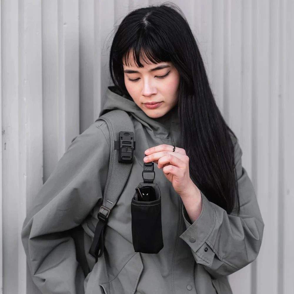 ALPAKA Hub Sunglasses Pouch 眼鏡袋｜採用 840D 彈道尼龍材質與柔軟超細纖維內襯