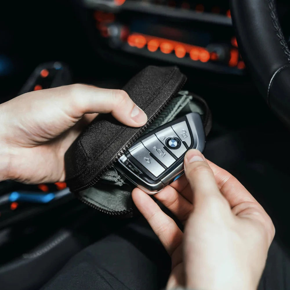 ALPAKA Hub Zip Pocket 多功能拉鏈包｜採用 Axoflux 300D 防潑水面料
