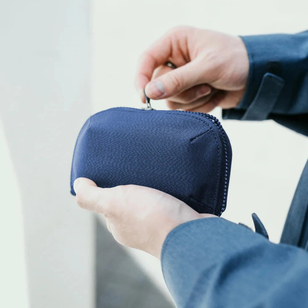 ALPAKA Hub Zip Pocket 多功能拉鏈包｜內置磁性開關設計，確保零錢與小物品安全存放