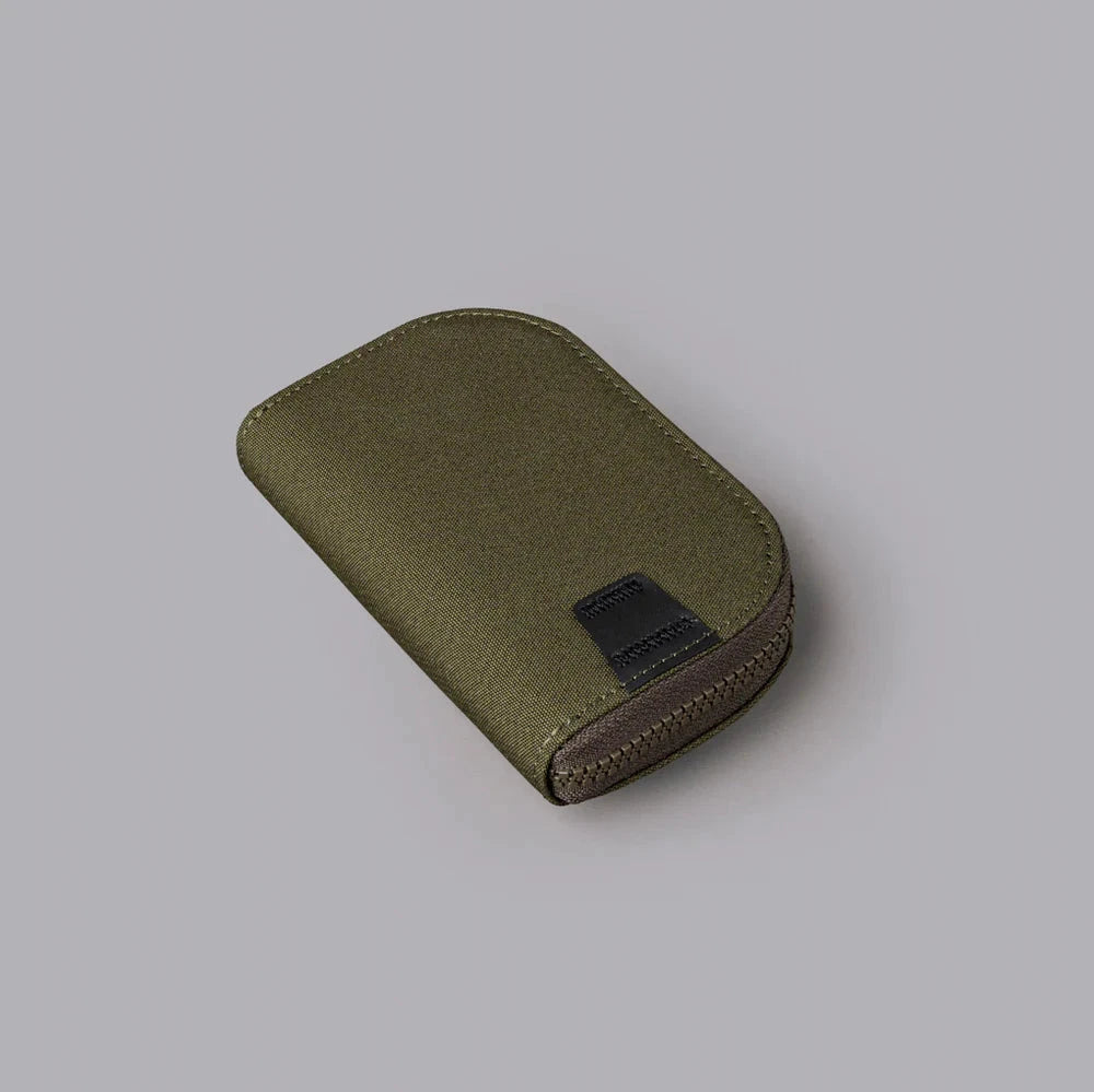 ALPAKA Hub Zip Pocket 多功能拉鏈包｜內置磁性開關設計，確保零錢與小物品安全存放