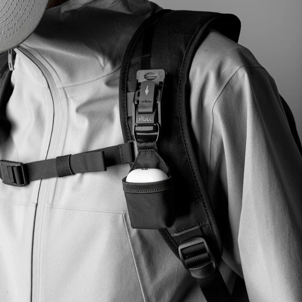 ALPAKA Hub Earbuds Pouch 耳機袋 840D｜Fidlock® 磁吸技術，支援快速連接