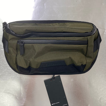 ALPAKA Bravo Sling Mini V2 側肩包 #1928( 陳列品/瑕疵品特價出售 )