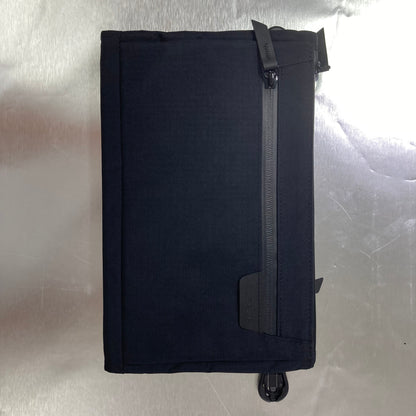 ALPAKA Zip Pouch Max V2 多功能側肩包 #1982( 陳列品/瑕疵品特價出售 )