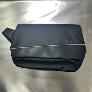 KORIN FlipSling X KY020 多口袋側肩包 #1906 ( 陳列品/瑕疵品特價出售 )