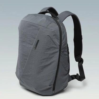 尋找完美的 Premium Urban Carry 裝備？NIID NEO Nomad N3 19L 輕量背囊專為香港上班族設計。配備 14 吋懸浮防震電腦格、全景大開口及 10+ 收納分區，防潑水面料無懼風雨。完美契合日常通勤、EDC 收納與短途旅行需求。

