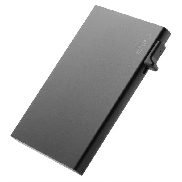 NIID Slide Mini Card Protector｜超輕便攜設計｜時尚銀色外觀
