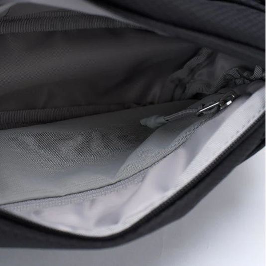 NIID NEO Nomad Sling 肩帶有單手快速調節功能，方便不同背負需求