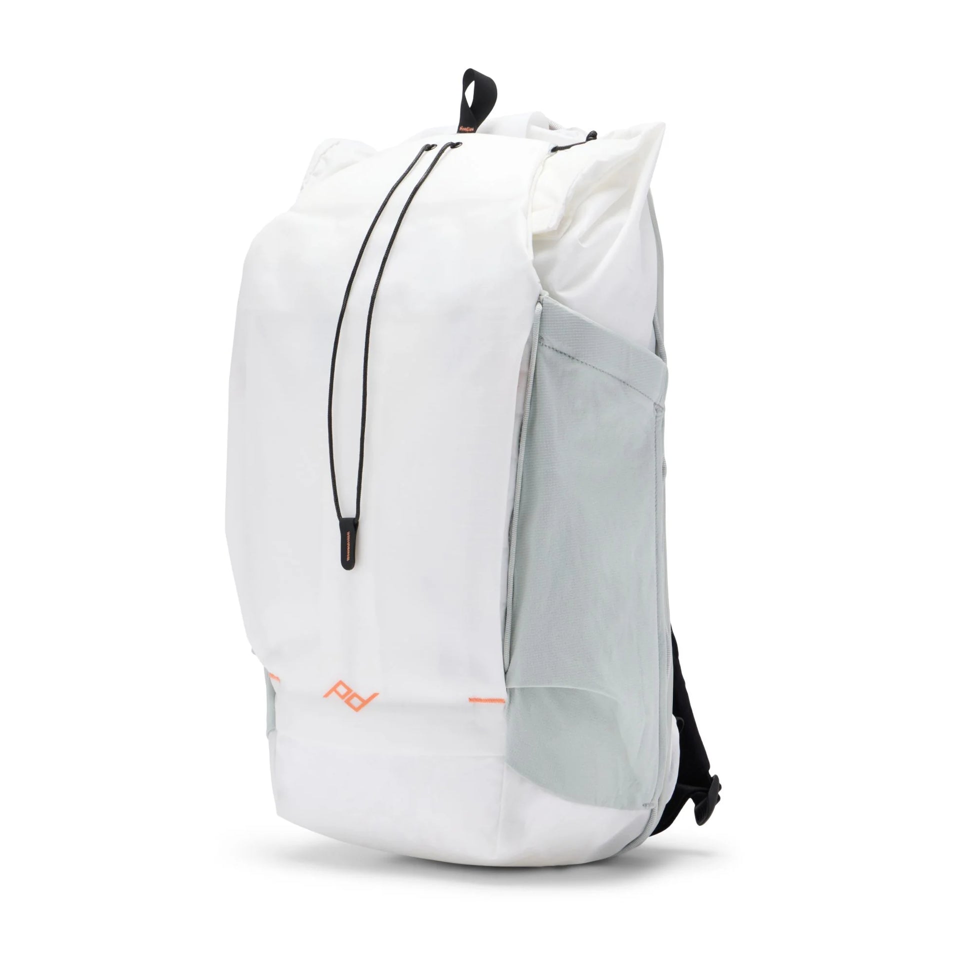 PEAK DESIGN Outdoor Backpack | 袋身採用 100% 再生 Terra Shell™ 210D 防撕裂尼龍材質