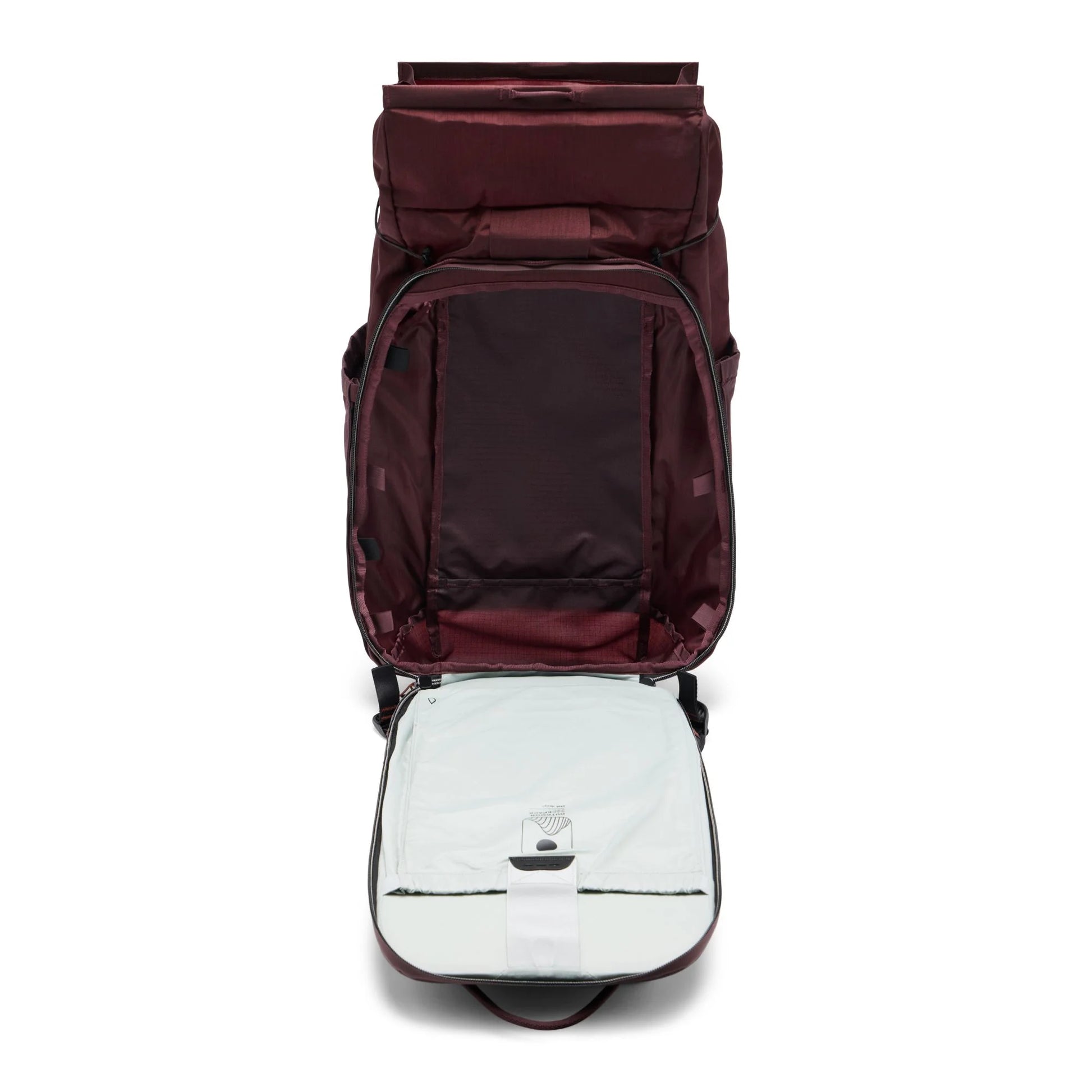 PEAK DESIGN Outdoor Backpack | PFAS-free 防水塗層，耐磨且防濕滑