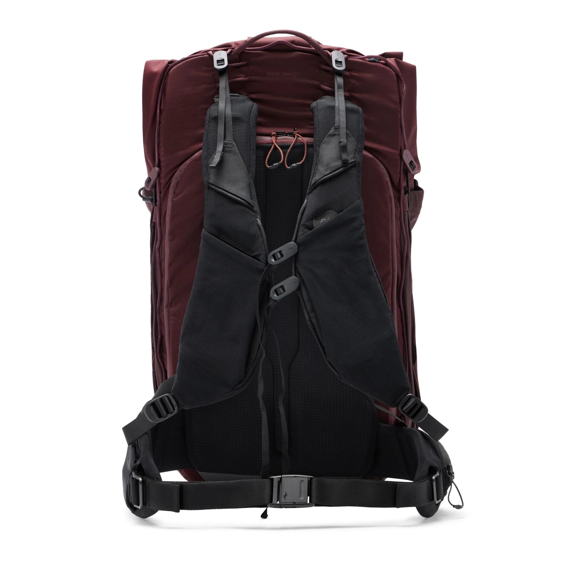 PEAK DESIGN Outdoor Backpack | 人體工學肩帶與透氣背墊設計