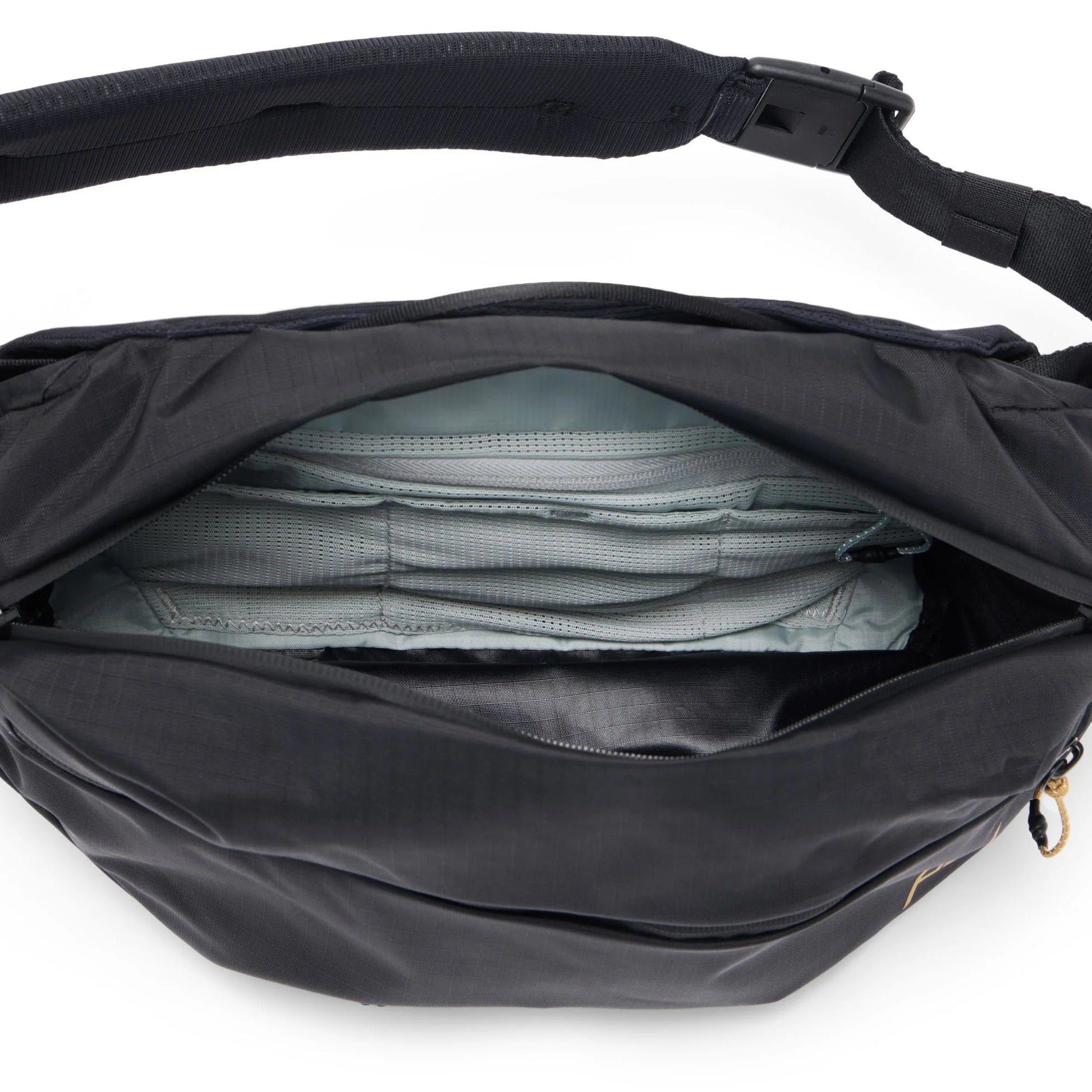 PEAK DESIGN Outdoor Sling｜磁吸式手機專用口袋，方便快速取用