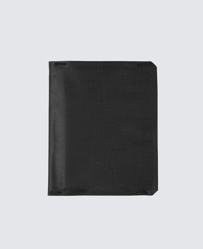 BITPLAY Slim Bifold Passport Holder 超薄機能護照套｜RFID 防護｜輕巧便攜旅行夾
