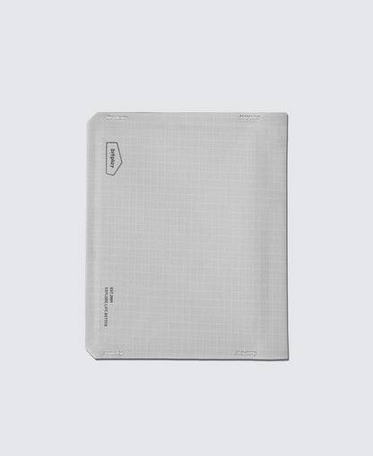 BITPLAY Slim Bifold Passport Holder 超薄機能護照套｜RFID 防護｜輕巧便攜旅行夾