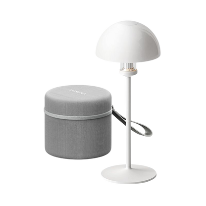 LUMENA M3 Blanc Edition 枱燈，展示簡約白色設計與圓頂燈罩。