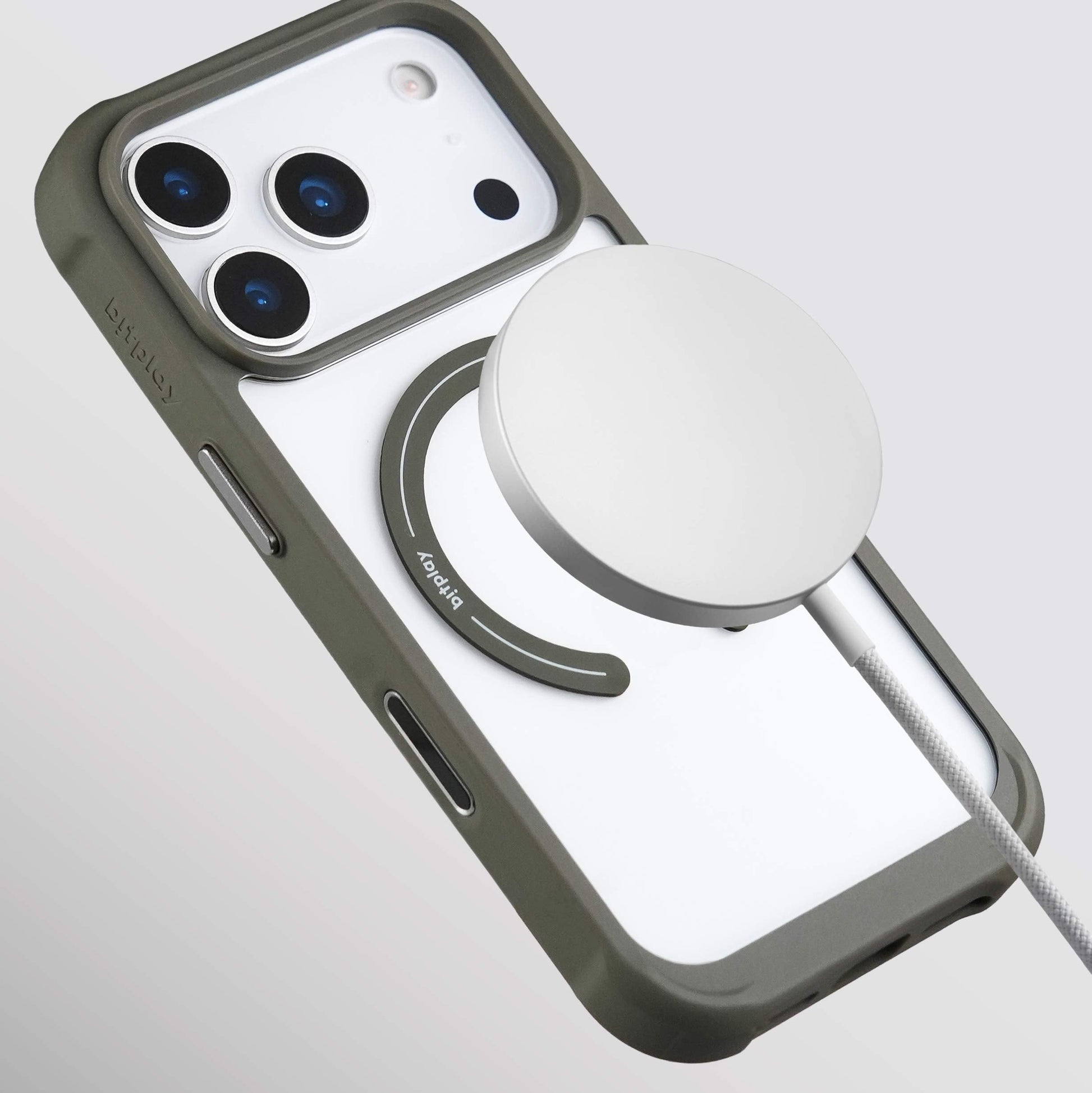 BITPLAY Wander Case 高透明抗刮背板設計展示。