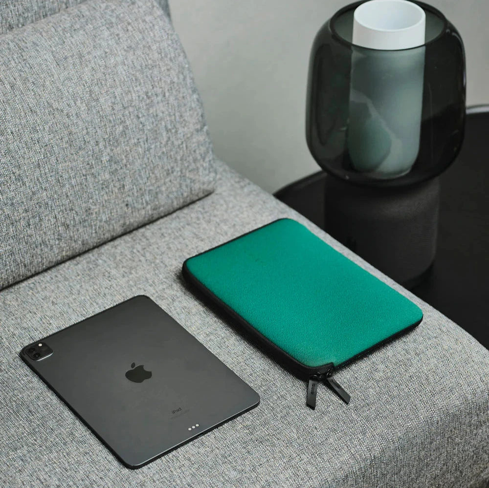 ALPAKA Slim Laptop Sleeve 電腦袋｜防潑水再生聚酯纖維及柔軟微絨內襯